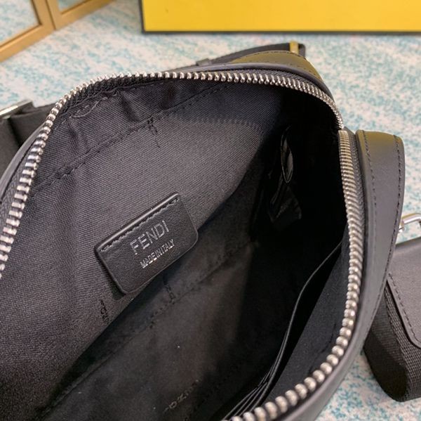 激安価格！フェンディ カメラショルダーバッグ スーパーコピー fed40251