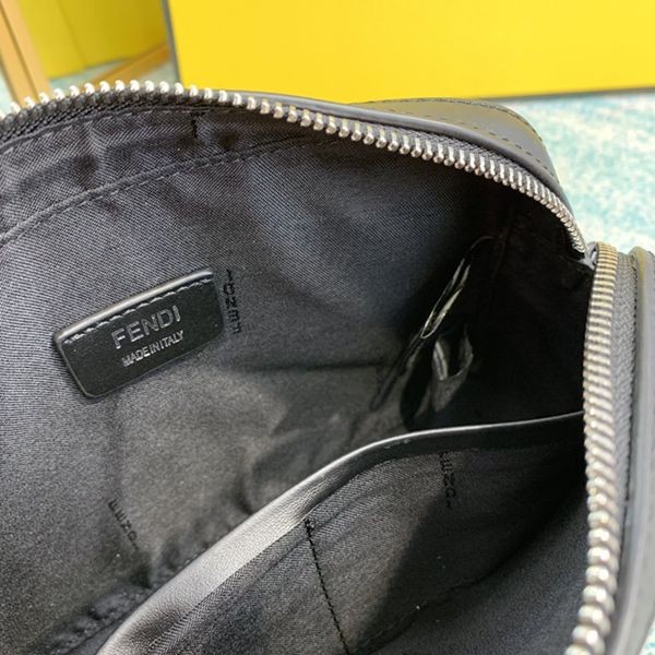 目を惹くカラー フェンディ カメラショルダーバッグ 偽物 fed80027