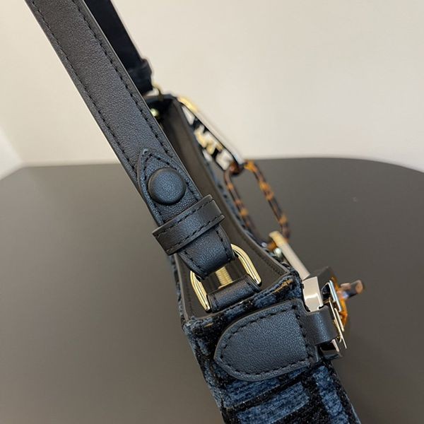 ☆超人気☆フェンディ ショルダーバッグ 偽物 2Way ロゴ O LOCK SWING HOBO fet74122