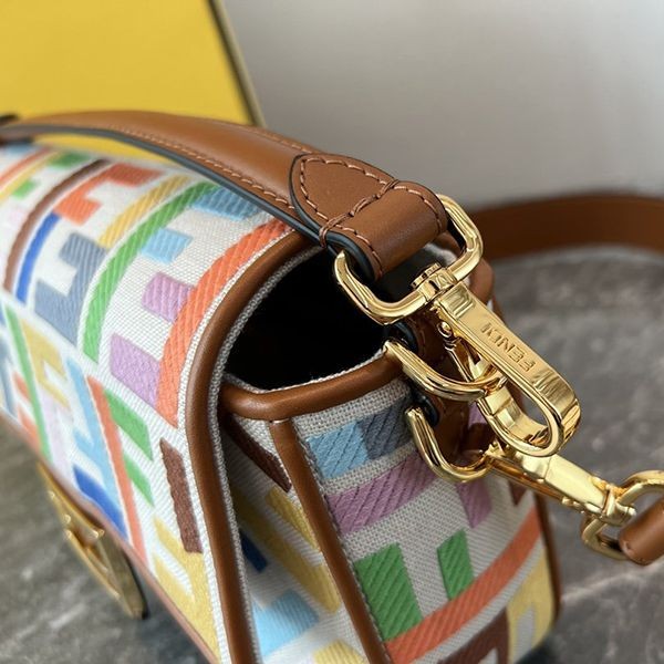 フェンディ バゲットFF刺繍 ハウンド ショルダーバッグ コピー few86164