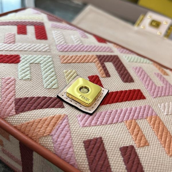 超希少！フェンディ バゲットFF刺繍 ハウンド 偽物 ショルダーバッグ feh25658
