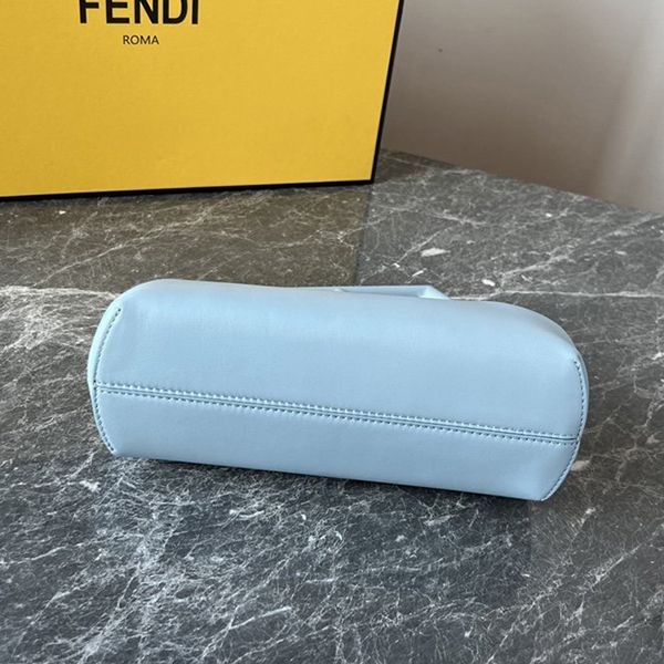 【大特価】フェンディ ファースト スモール コピーショルダーバッグ feu82374