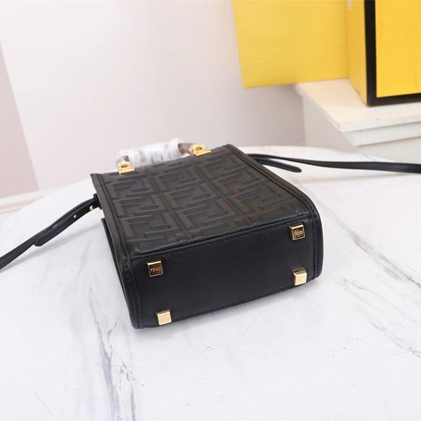 フェンディ Sunshine Shopper FF柄 レザーミニバッグ コピー fet50094