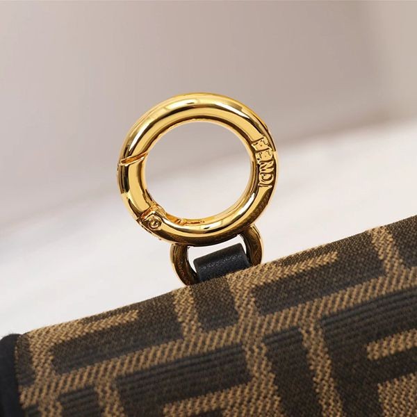 入手困難 フェンディ VERSACE コラボナノ バゲット 偽物 マイクロ バッグ fey71325