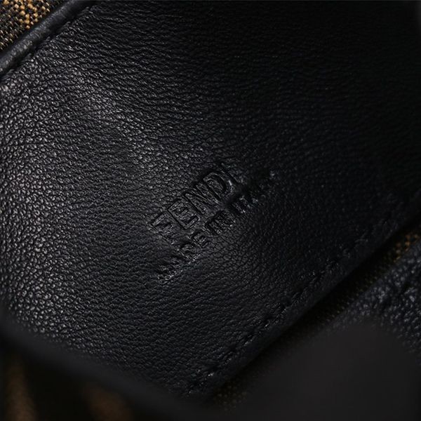 入手困難 フェンディ VERSACE コラボナノ バゲット 偽物 マイクロ バッグ fey71325