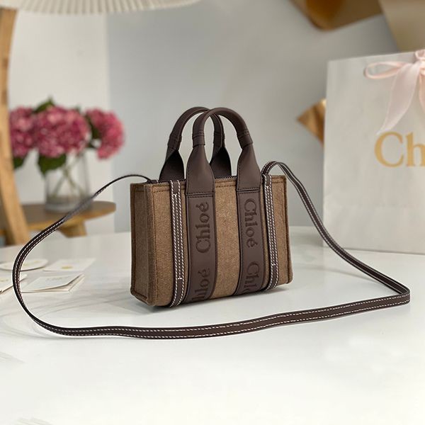 売上総額１位！クロエ ウッディ 偽物 ミディアム キャンバストートバッグ chu86500