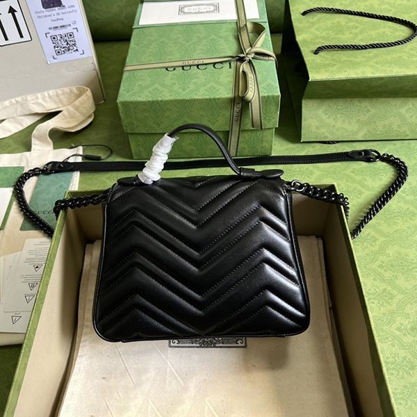 お洒落グッチ GGマーモント ミニトップハンドルバッグ 偽物 702563DTDFV1000