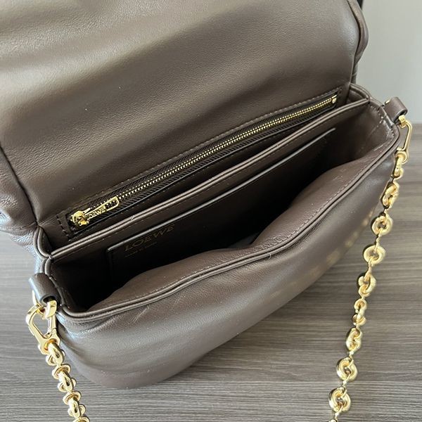 稀少ロエベ Goya Puffe ナッパ ラムスキン ショルダーバッグ コピー loo11667