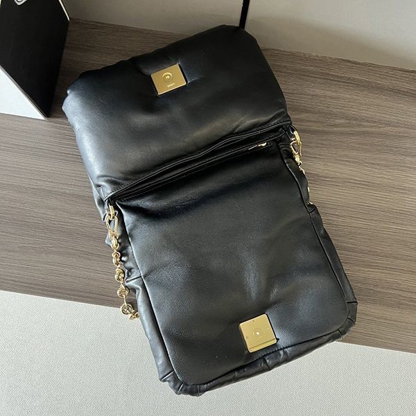 超希少！ロエベ Goya Puffe ナッパ ラムスキン 偽物 ショルダーバッグ lok49250