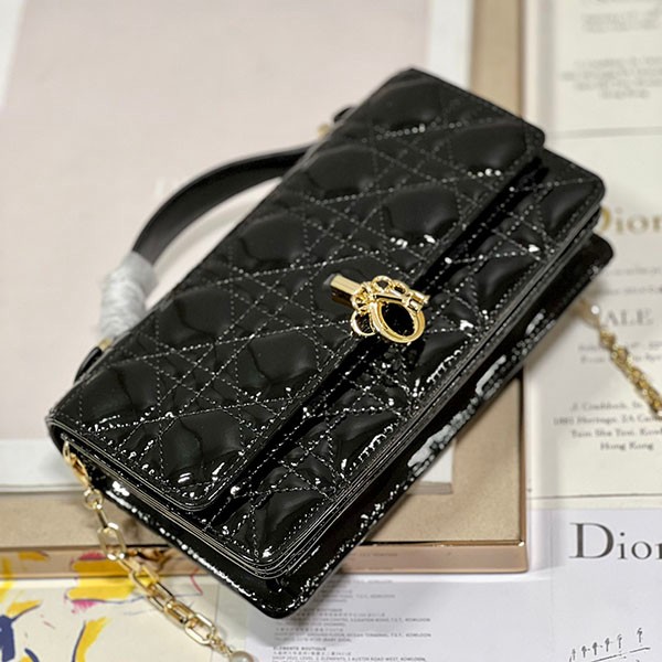 《大人気》ディオール 偽物 カナージュ パテントカーフスキン チェーン ショルダーバッグ der39526