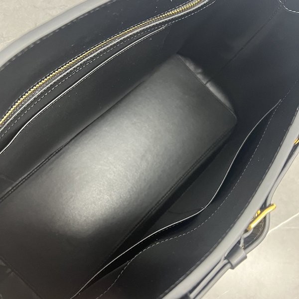 大人気!!新色!! セリーヌ ハンドバッグ 偽物 即発送 Cex64109