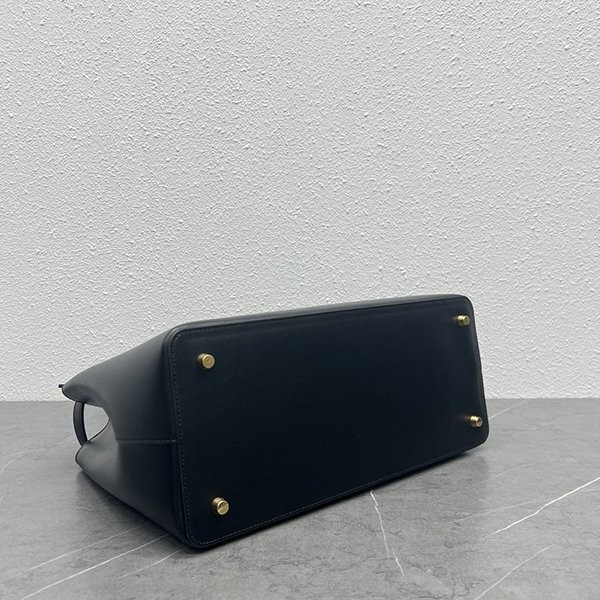 大人気!!新色!! セリーヌ ハンドバッグ 偽物 即発送 Cex64109