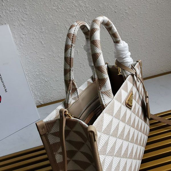 激安価格！プラダ シンボル ファブリック 偽物 スモールバッグ pus03754