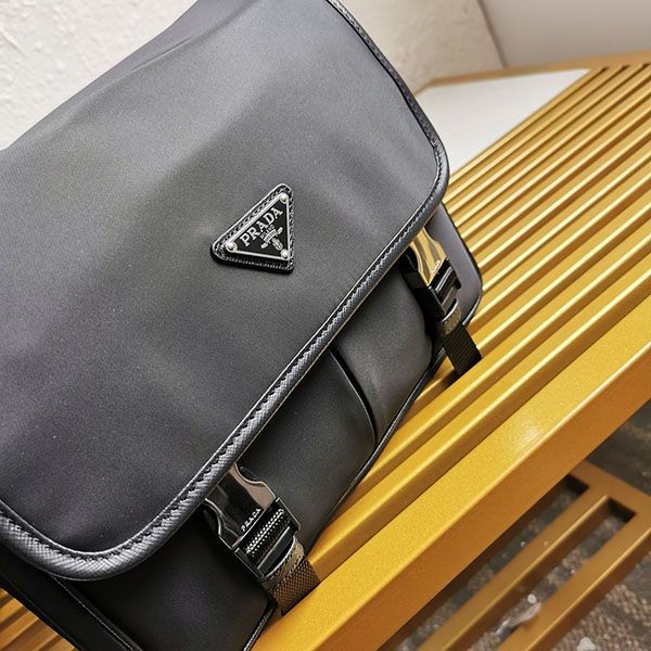 プラダ ショルダーバッグ コピー Re-Nylon クロスボディ pub97740