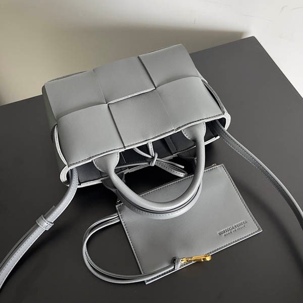 ボッテガヴェネタ キャンディー 偽物 アルコ トートバッグ bop30954