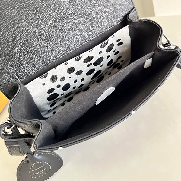 注目★LV ×草間彌生ポシェットメティス MM 偽物 ショルダーバッグ vuy11401