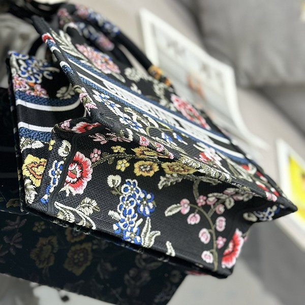 容量大!!ディオール ブックトート 偽物 ディオール petites fleurs刺繍 deb77065