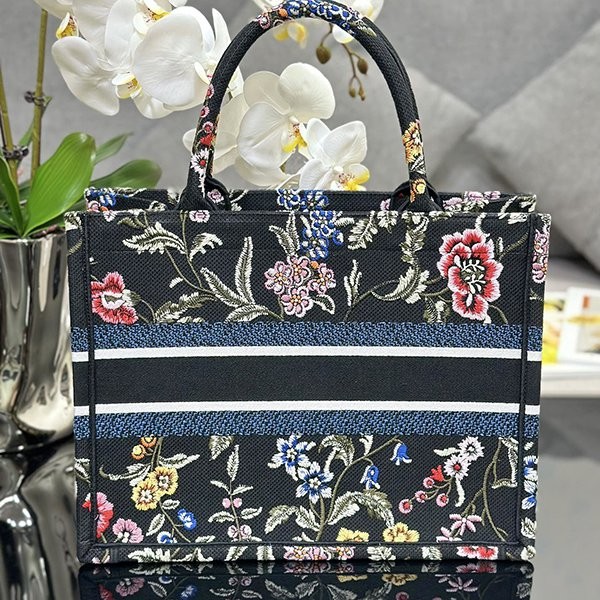 容量大!!ディオール ブックトート 偽物 ディオール petites fleurs刺繍 deb77065