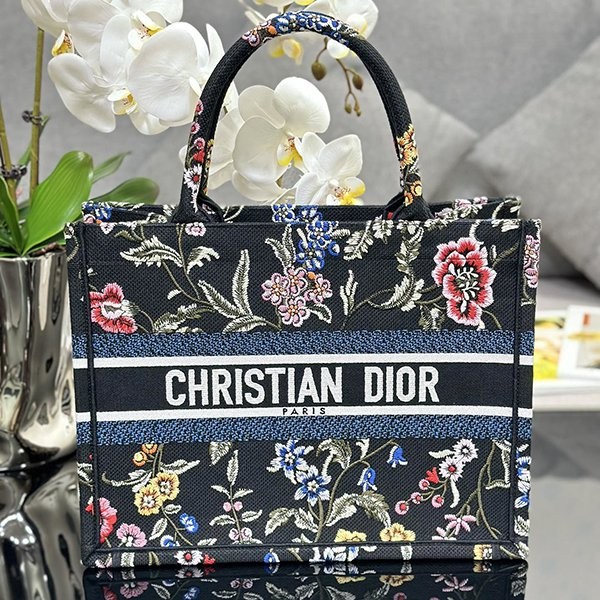 容量大!!ディオール ブックトート 偽物 ディオール petites fleurs刺繍 deb77065