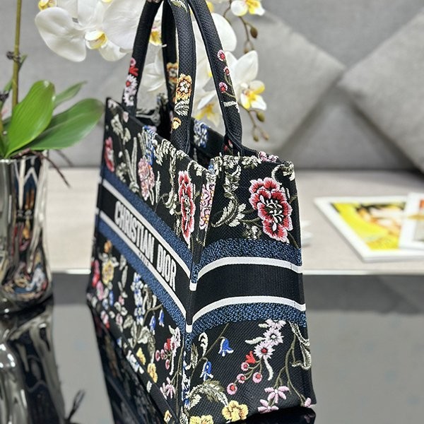 容量大!!ディオール ブックトート 偽物 ディオール petites fleurs刺繍 deb77065