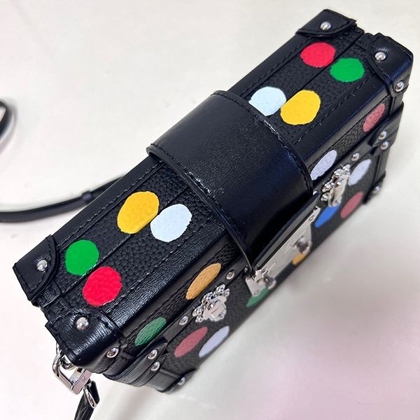 最安値挑戦LV × YK プティット マル ショルダーバッグ 偽物 M21621