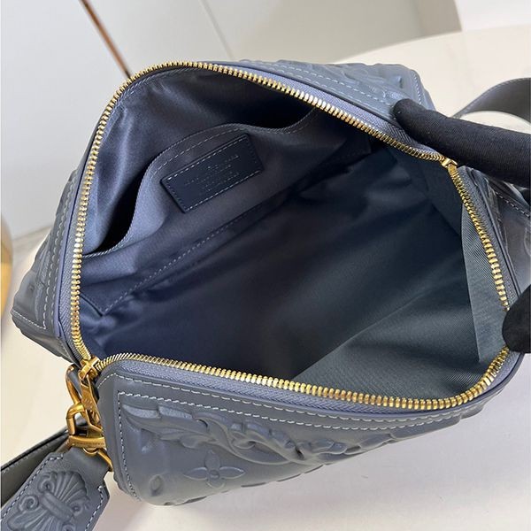 目を惹くカラールイヴィトン シティ キーポル ショルダーバッグ コピー ​ M21835