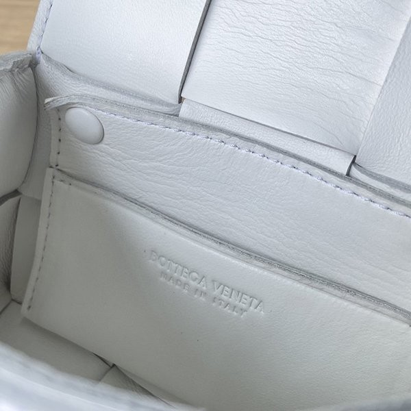 新色登場★ボッテガ ヴェネタ キャンディー 偽物カセット クロスボディミニバッグ box20608