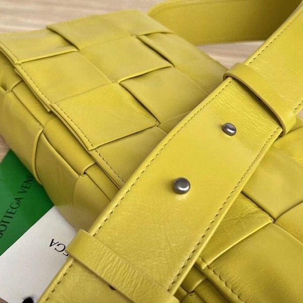 完売人気☆テガ ヴェネタ カセット クロスボディ バッグ 偽物 bow79011