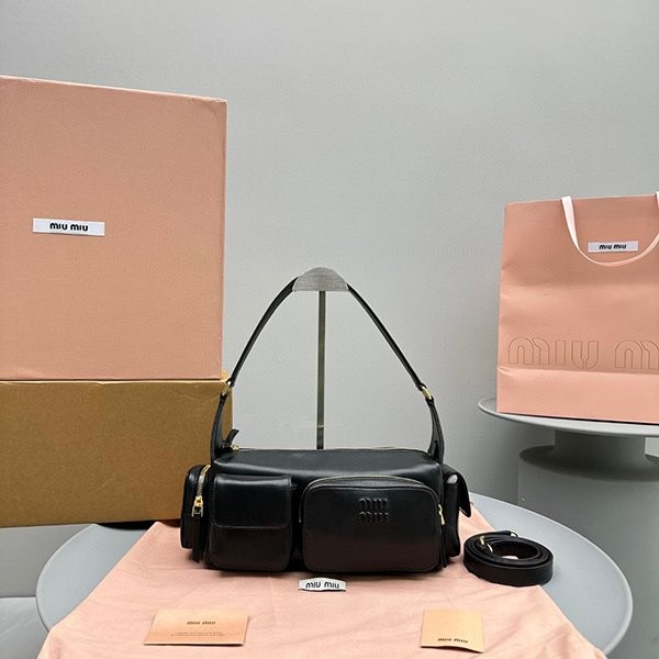 欲しい♡超限定♪ミュウミュウ  アンダーバッグ 偽物 myo83002