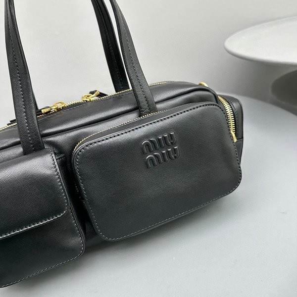 【限定カラー】ミュウミュウ  アンダーバッグ コピー myn17874