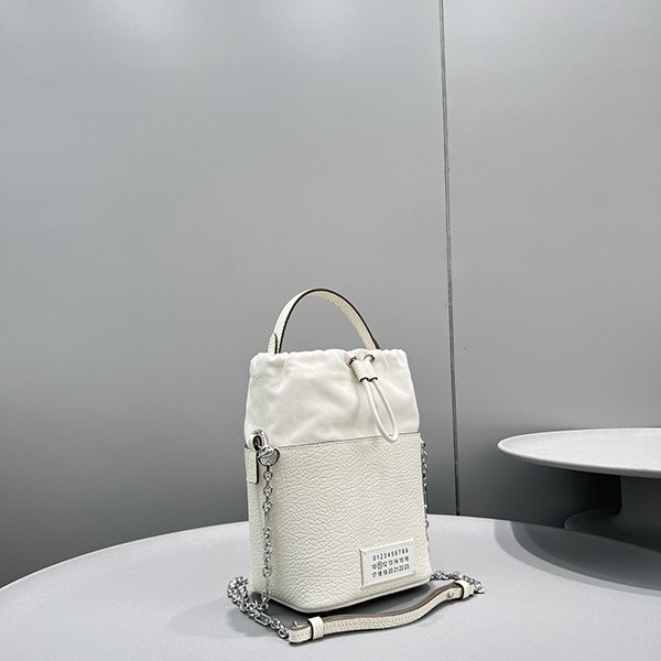 新色登場★メゾンマルジェラ コピーマイクロ Bucket Bag バケットバッグ Mav39673