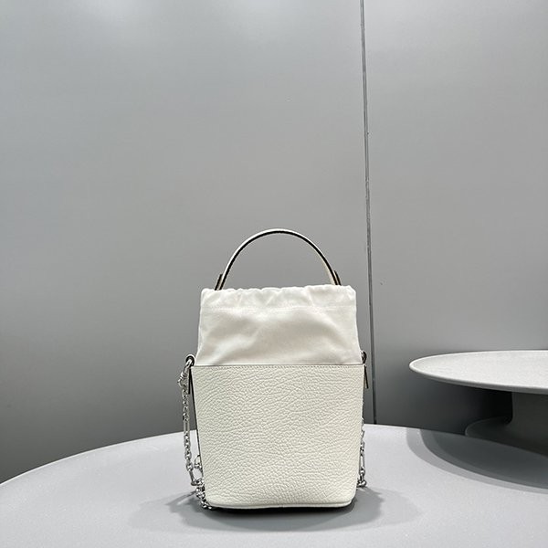 新色登場★メゾンマルジェラ コピーマイクロ Bucket Bag バケットバッグ Mav39673
