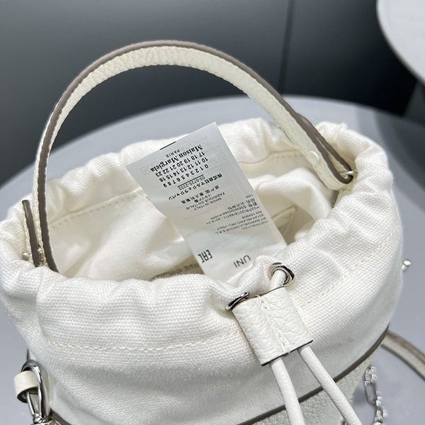 新色登場★メゾンマルジェラ コピーマイクロ Bucket Bag バケットバッグ Mav39673