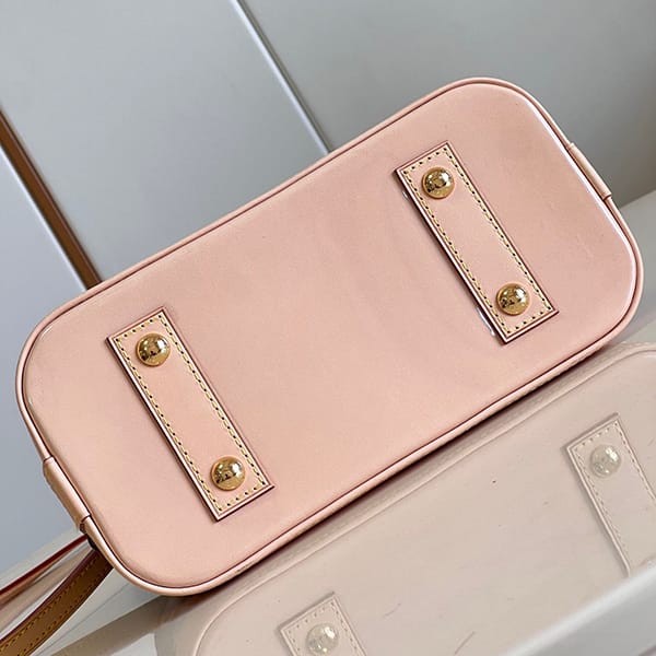 大人気！ルイヴィトン LV × YK アルマ BB ロゴ ハンドバッグ 偽物 2way M46428