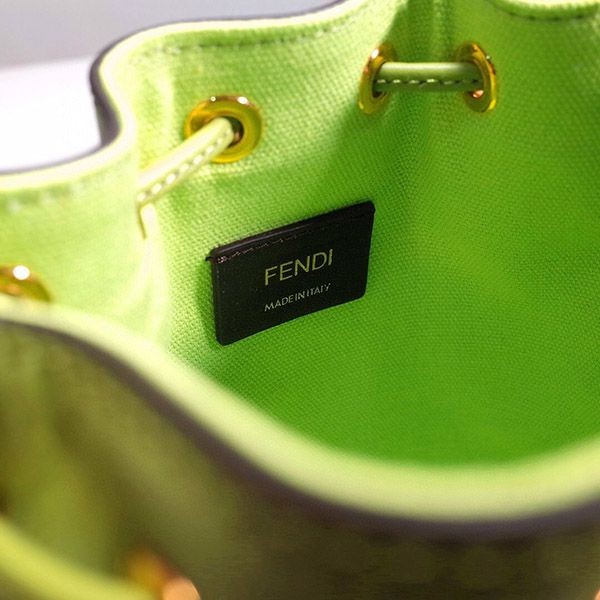 フェンディ ロゴ モントレッジョ ミニ バケットバッグ 偽物 feq68435