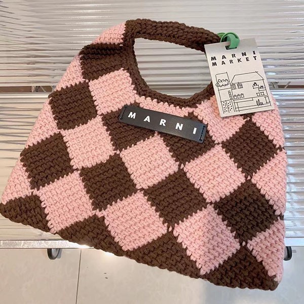《大人気》マルニマーケット コピー◇テックウール製 DIAMONDスモールバッグ ピンク maa78002