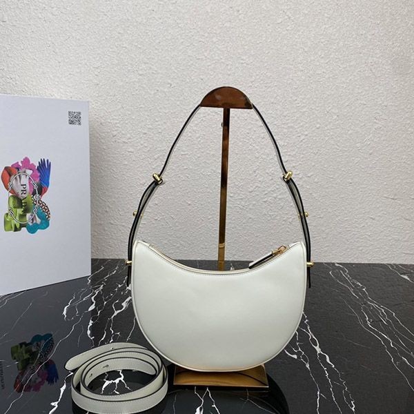 追跡付 プラダ アーケ レザーショルダーバッグ コピー puf02546