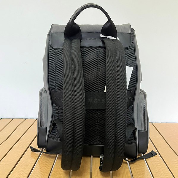 リモワ ネバースティル 偽物 ナイロン ラージフラップバックパック riq73742