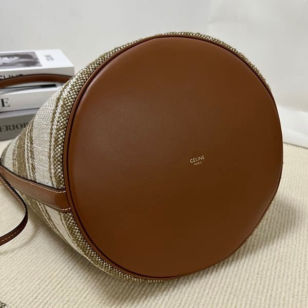 n級品 おすすめセリーヌ ティーン バケツ 16 バッグ スーパーコピー Cez94354