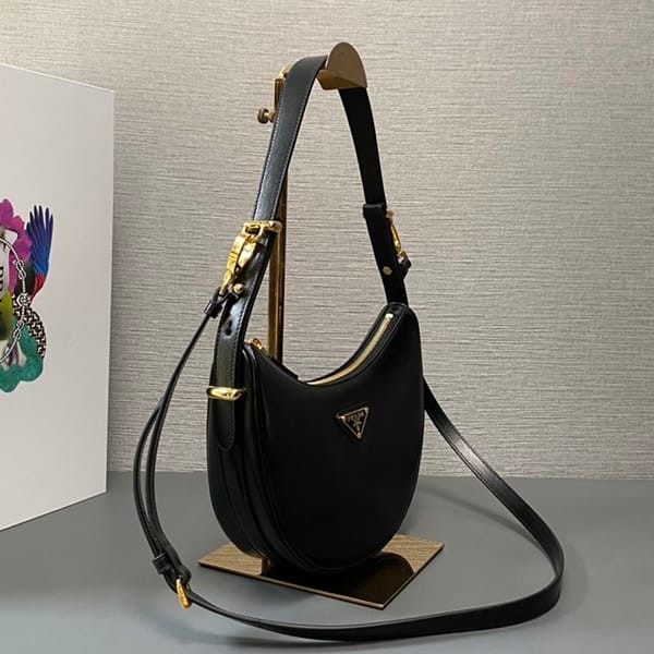 可愛いプラダ アーケ レザーショルダーバッグ コピー 3色 1BC194