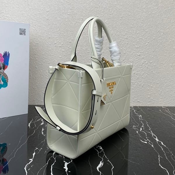 n級品 おすすめプラダ 偽物 ステッチモチーフ ラージ レザー ハンドバッグ 3サイズ puh27282