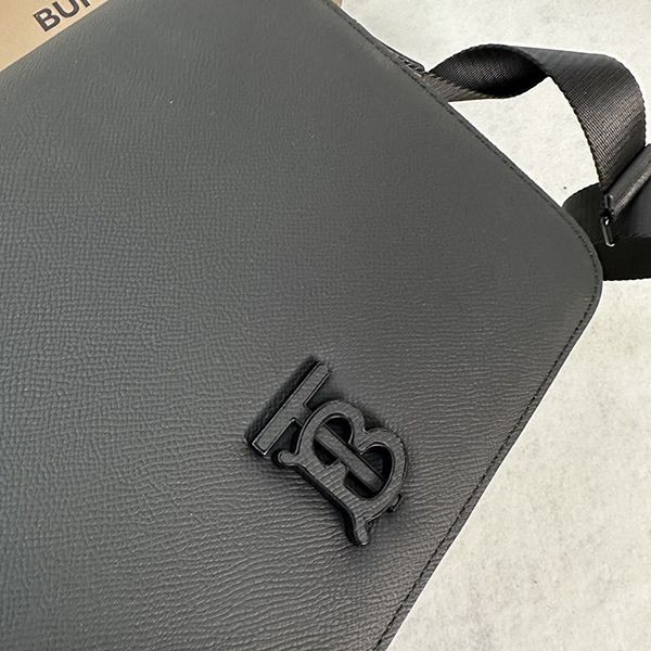 新作入手困難バーバリー メッセンジャーバッグ コピー Bai79133
