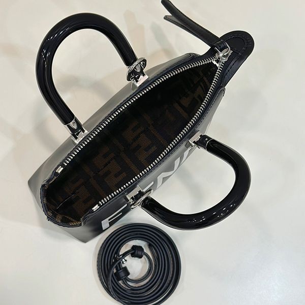 定番【フェンディ】バイ ザ ウェイ コピーミニ レザー ボストンバッグ 8BS067