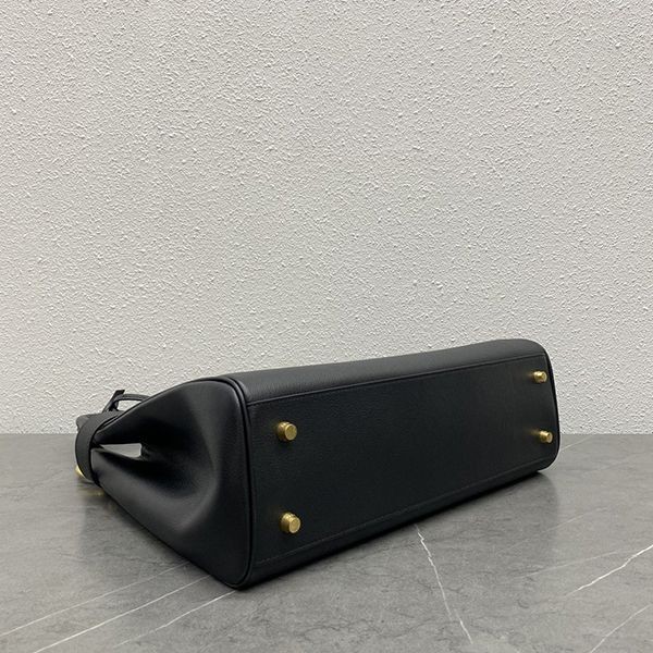 注目度抜群！セリーヌ ミディアム アナベルバッグ 偽物 Cea49627
