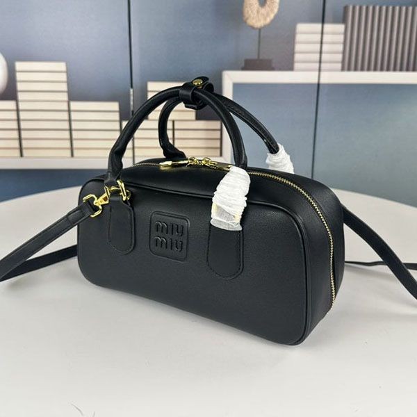 セール新作 ミュウミュウ Oggi掲載 偽物 アーカディレザーバッグ myr58314