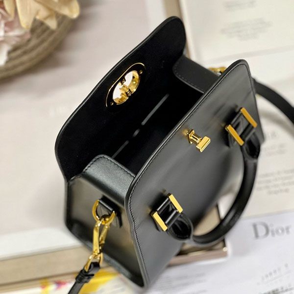 注目★ ディオール 小さめのボストンバッグ M8671UBEQ