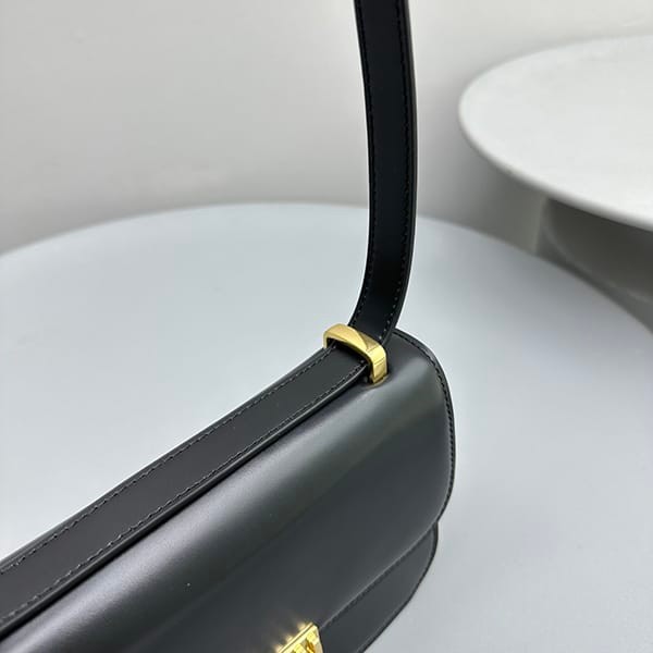 稀少ミュウミュウ コピー レザー ショルダーバッグ mya89253