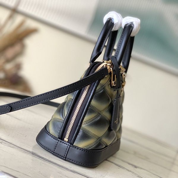 高品質【ルイヴィトン】バッグアルマ BB 偽物★キルティング加工ラムレザー M23576
