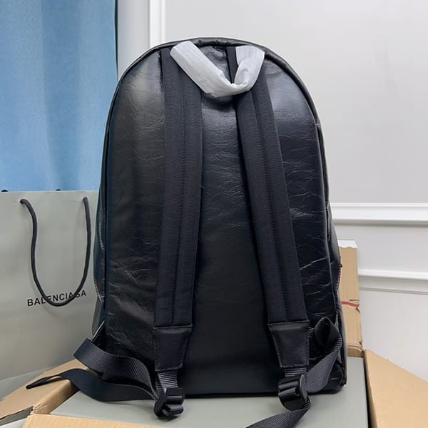 《大人気》バレンシアガ 偽物 エブリデイバックパック ブラック 2サイズ baa59990