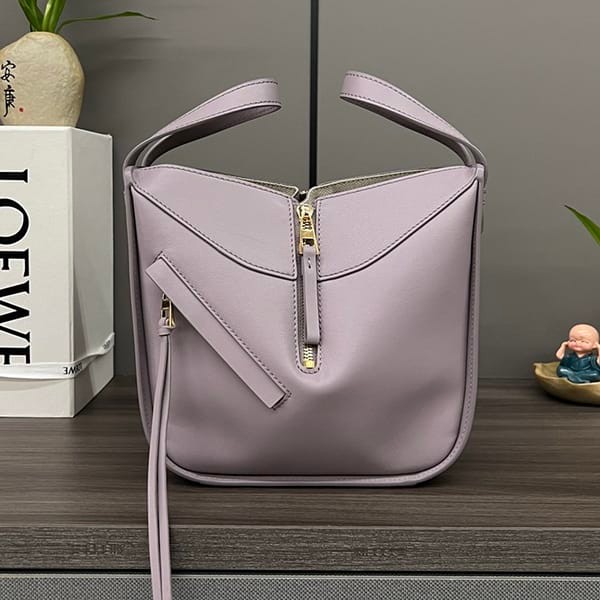 ★日本!!人気！ロエベ ハンモック コピー ドローストリング ショルダーバッグ lon04447